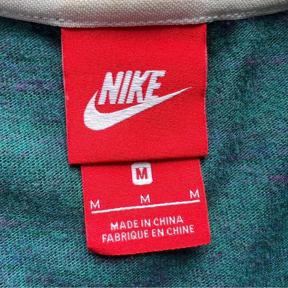 Nike Women’s Sportswear Lightweight Sweatshirt
